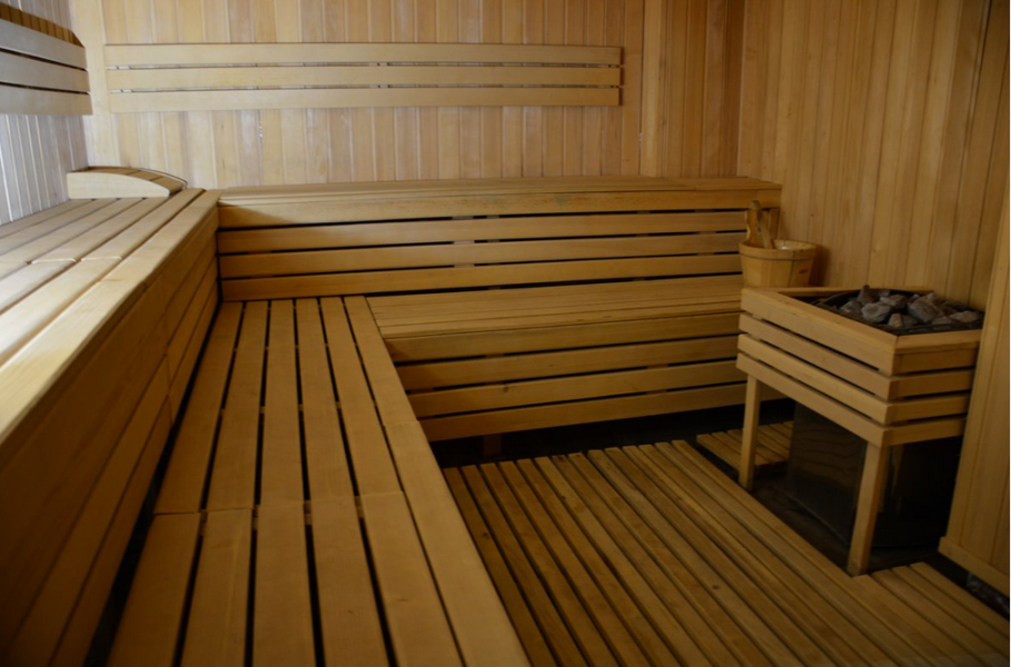 Kompletan hotelski wellness centar sa bazenom i zonama za odmor